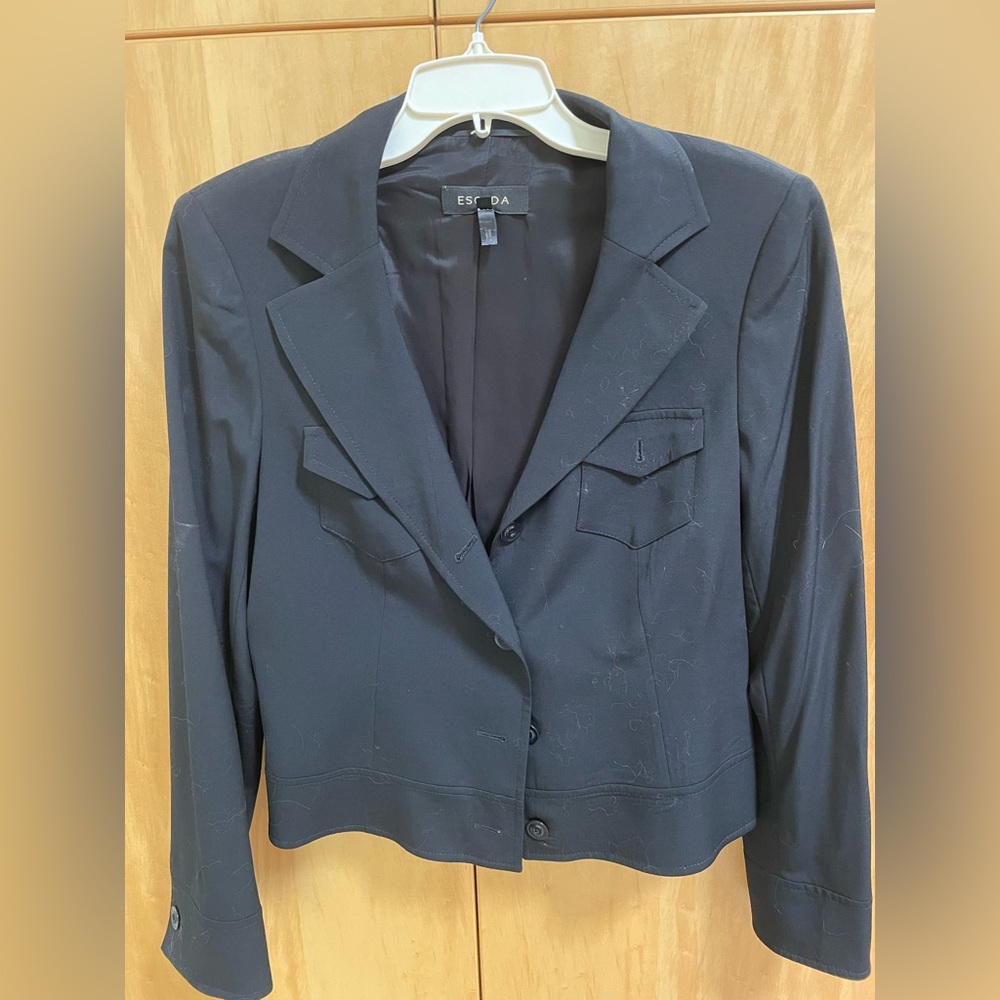 Escada black cropped blazer